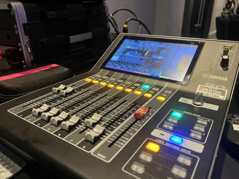 screens, large screens, large audience, 75", 65", wheeled trolley stand, led, PA system, event, conference, meeting, company update, AV, audio visual, speakers, microphones, wireless microphones, technician, Oxfordshire, Berkshire, Buckinghamshire, Hampshire, Farnborough, Forest, AVE Services